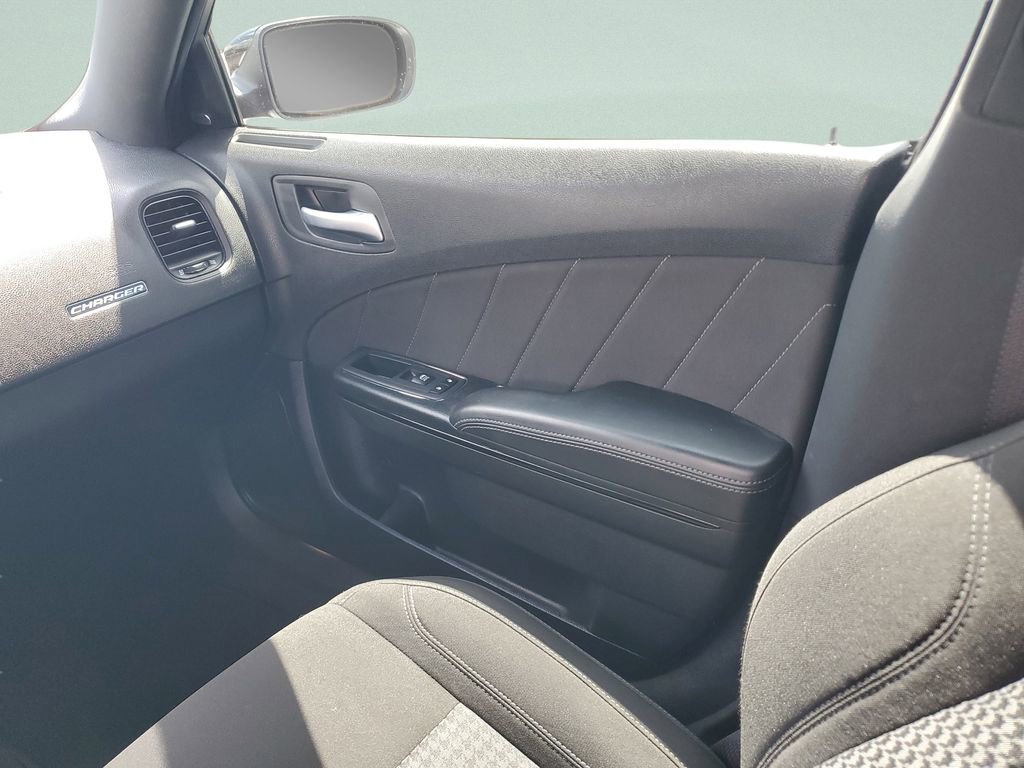 Used 2023 Dodge Charger SXT w/ Blacktop Package image 13