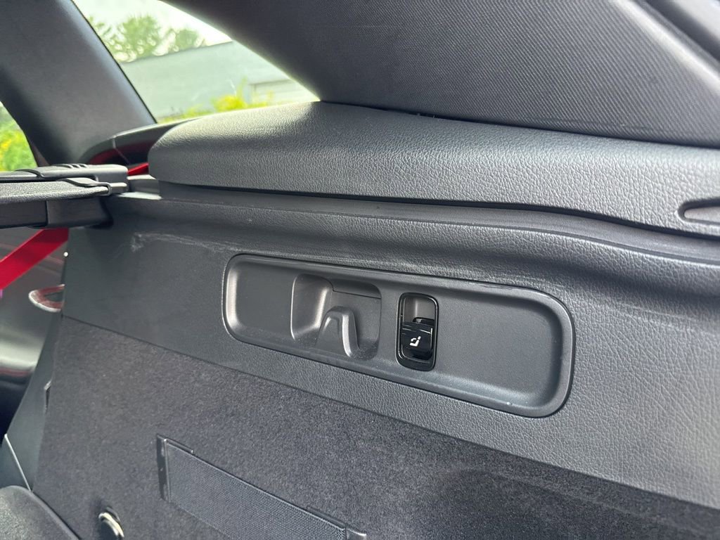 Used 2025 Mercedes-Benz GLC 43 AMG 4MATIC image 29