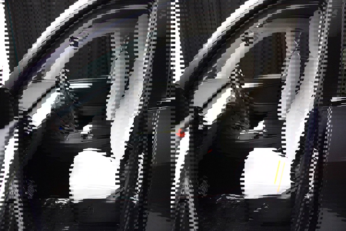 Used 2023 Tesla Model Y Performance image 38