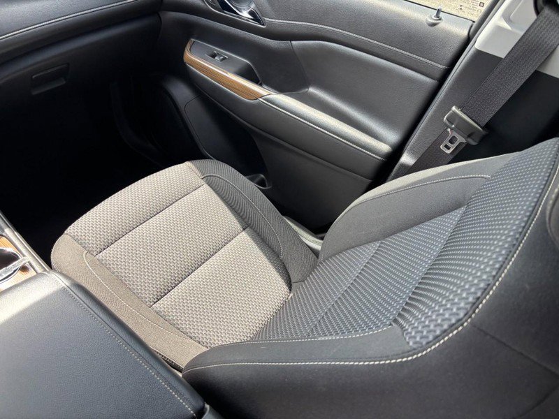 Used 2021 GMC Acadia SLE w/ Elevation Edition FWD image 15