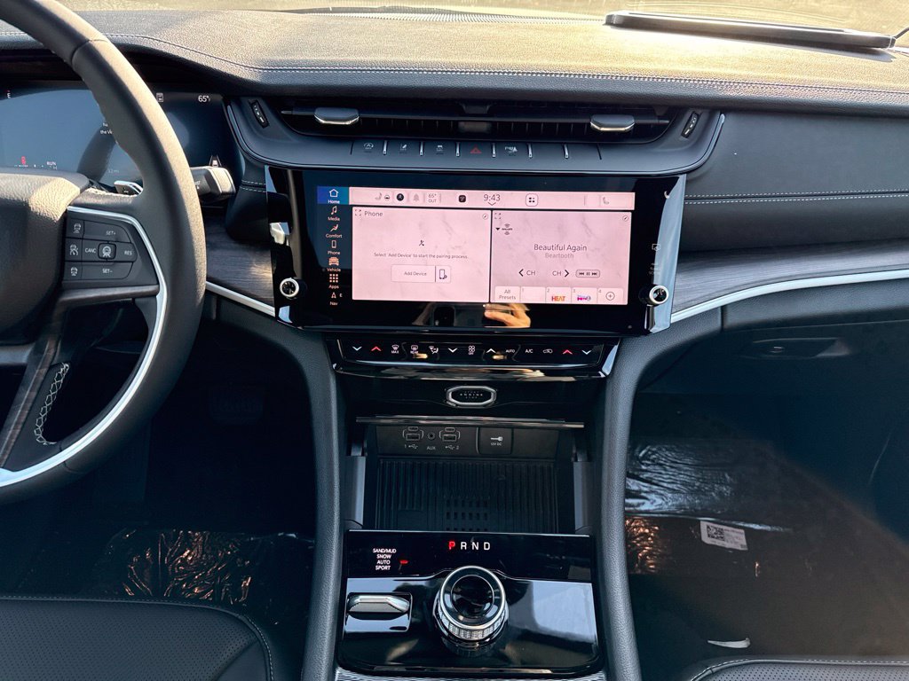 New 2027 Jeep Grand Cherokee Limited AWD/4WD image 17