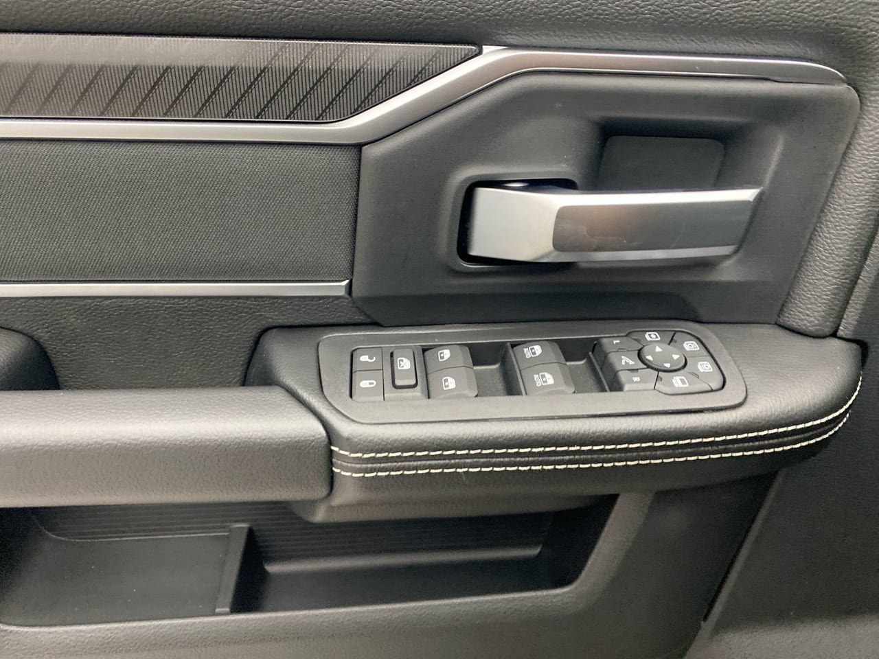 New 2026 RAM 2500 Big Horn AWD/4WD image 12
