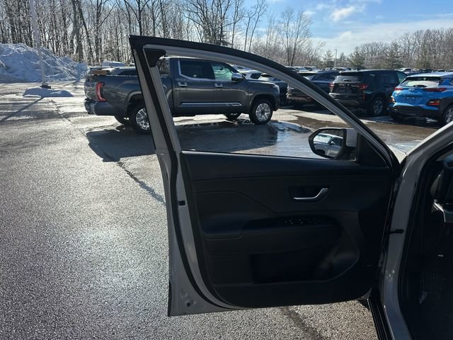 Used 2024 Hyundai Kona Limited image 23