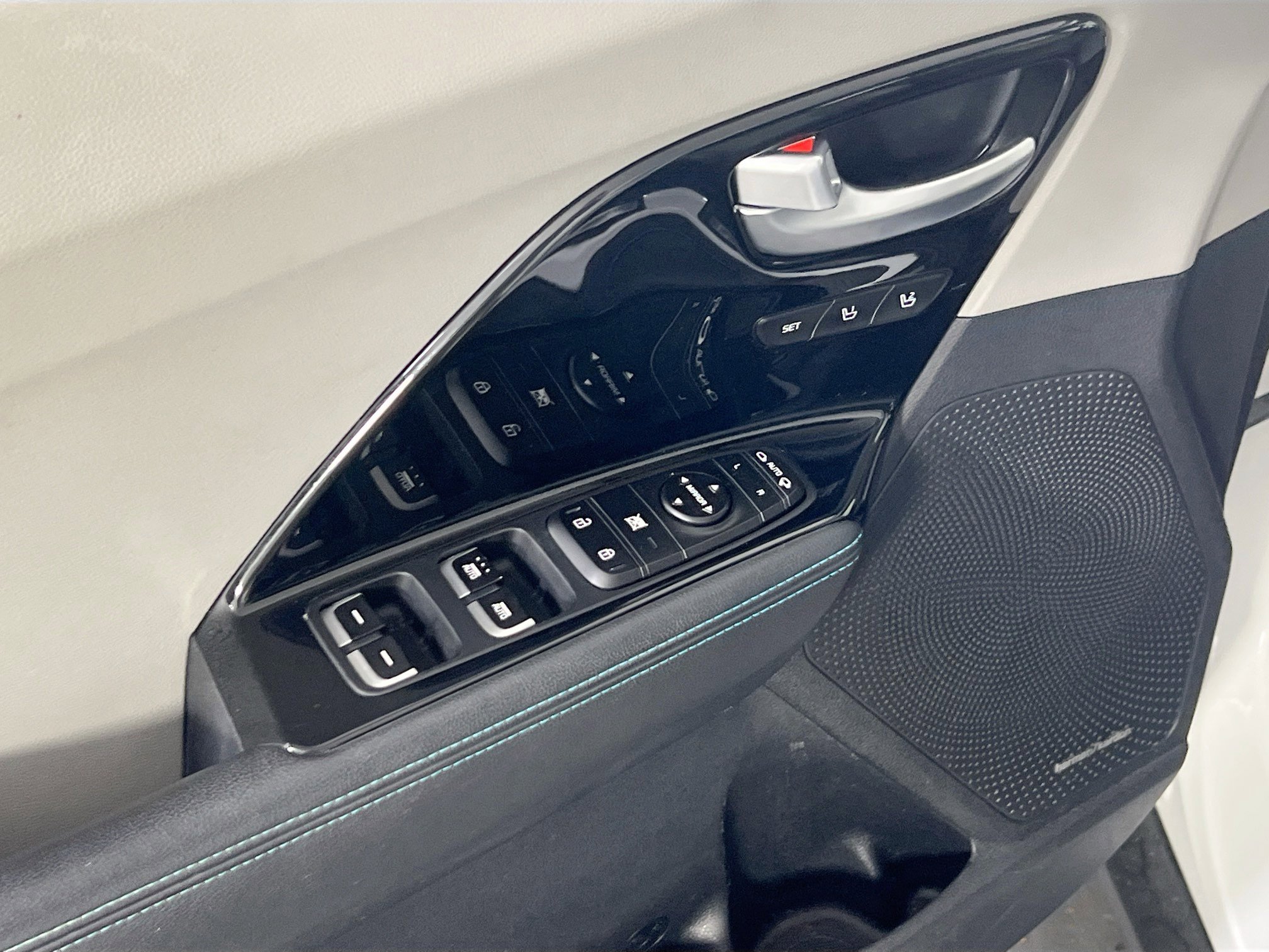 Used 2019 Kia Niro Touring image 17