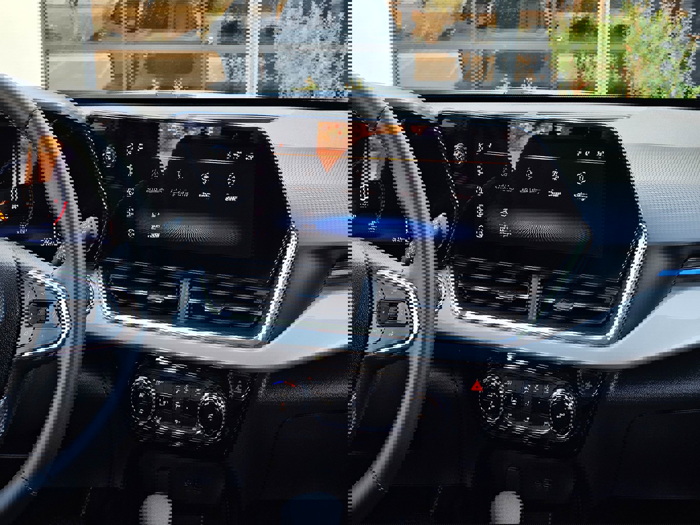 Used 2025 Chevrolet Trax LT w/ LT Convenience Package image 26