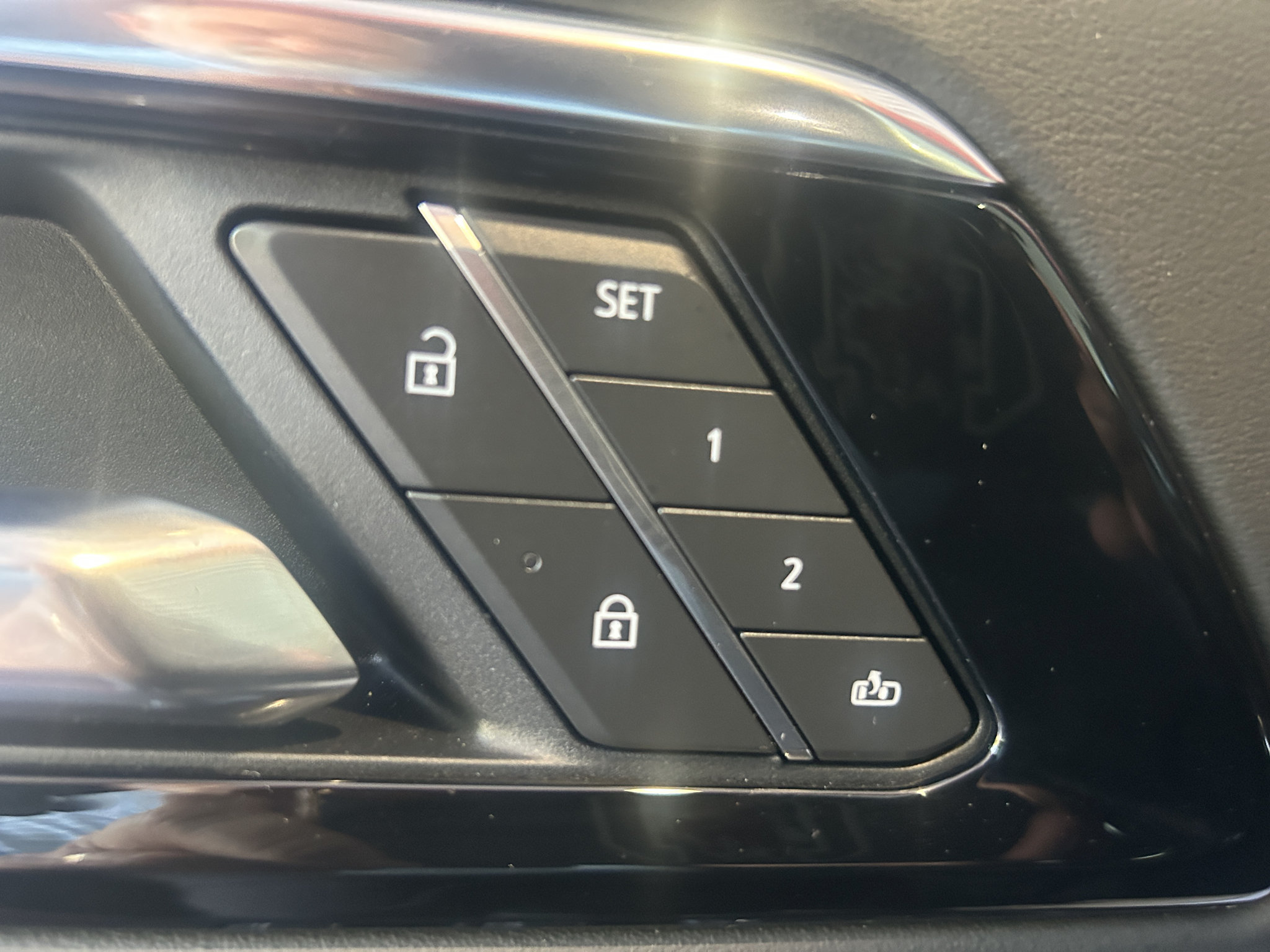 Used 2026 Chevrolet Tahoe High Country RWD image 12