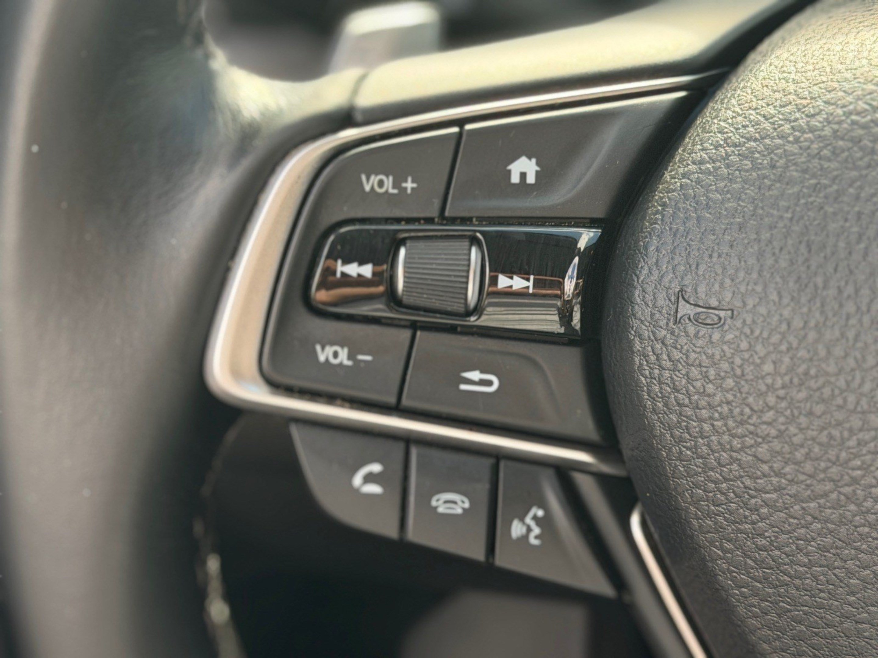 Used 2019 Honda Accord Touring image 28