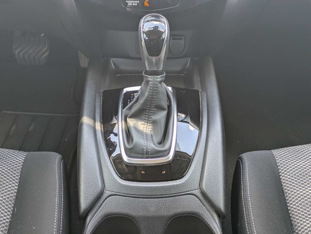 Used 2020 Nissan Rogue Sport SV FWD image 19