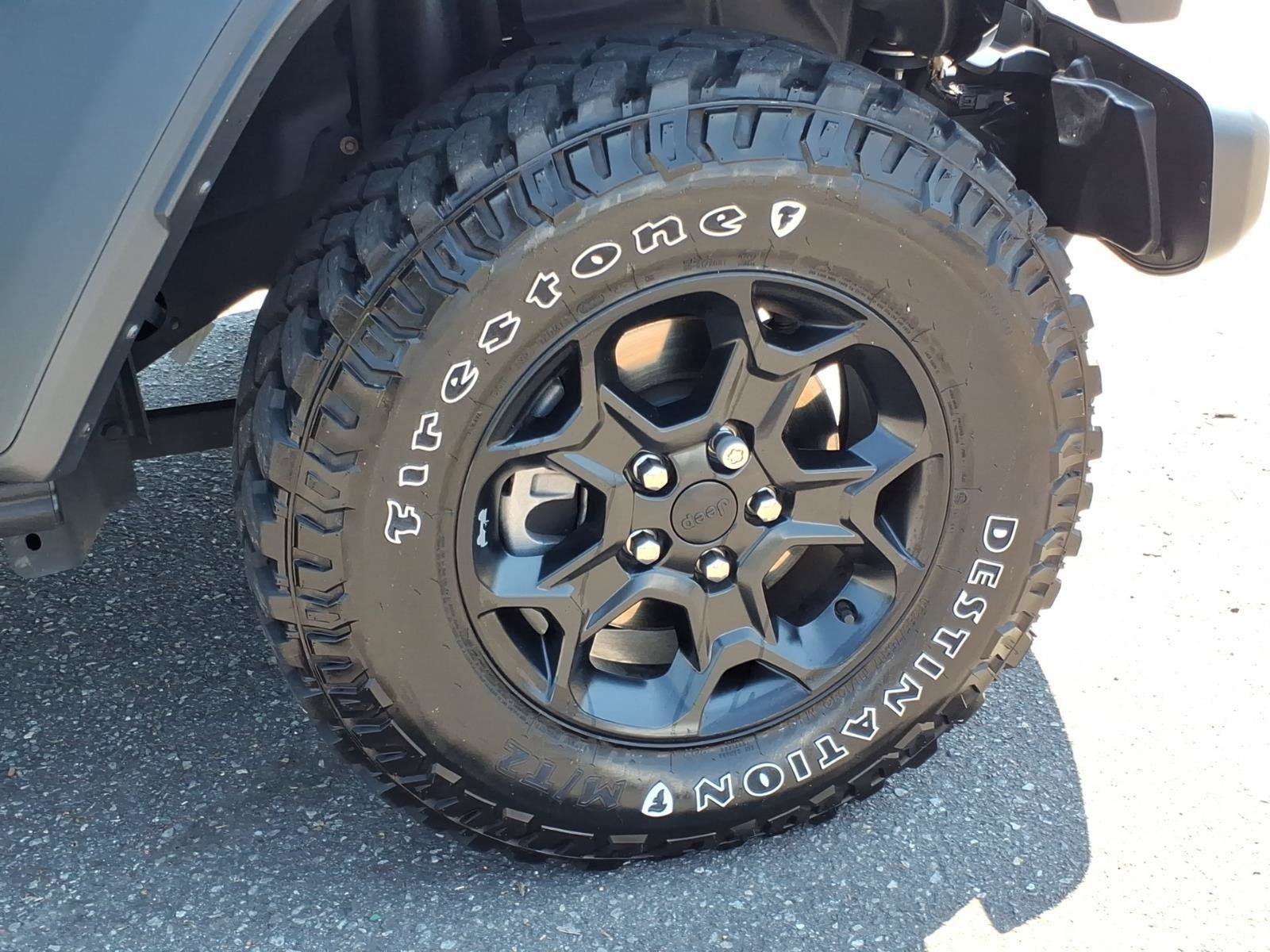 Used 2023 Jeep Wrangler Unlimited w/ Sun & Screen Package AWD/4WD image 14