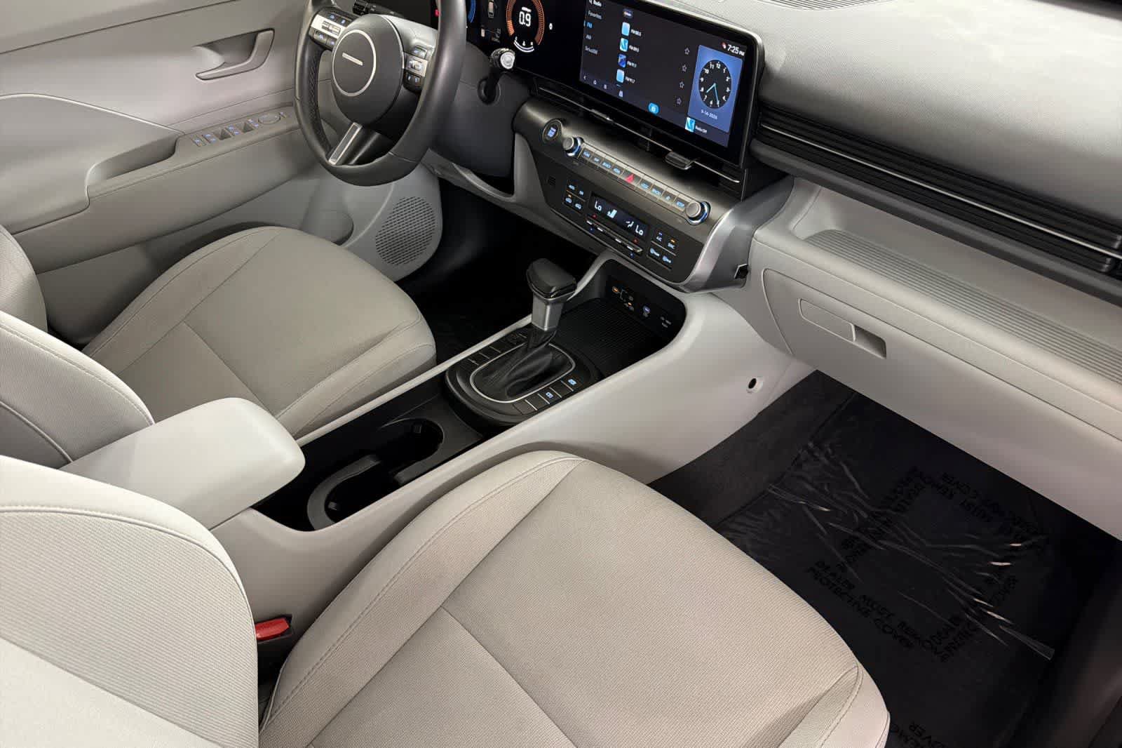 Used 2024 Hyundai Kona SEL FWD image 16