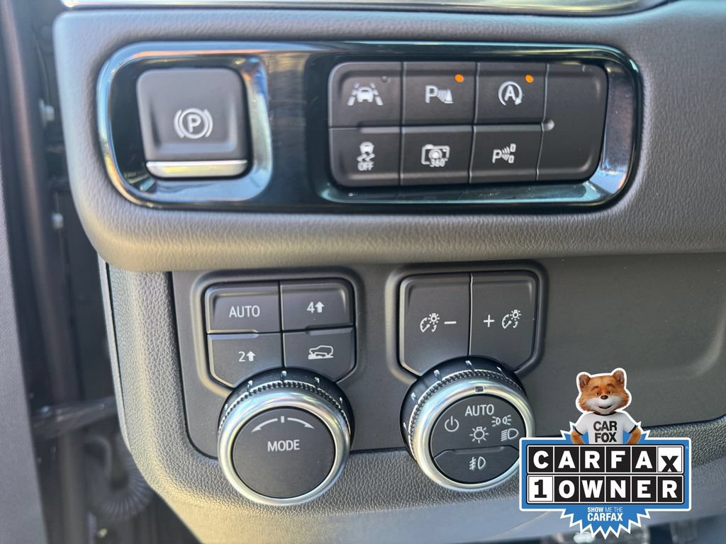 Used 2025 GMC Yukon XL Elevation AWD/4WD image 34