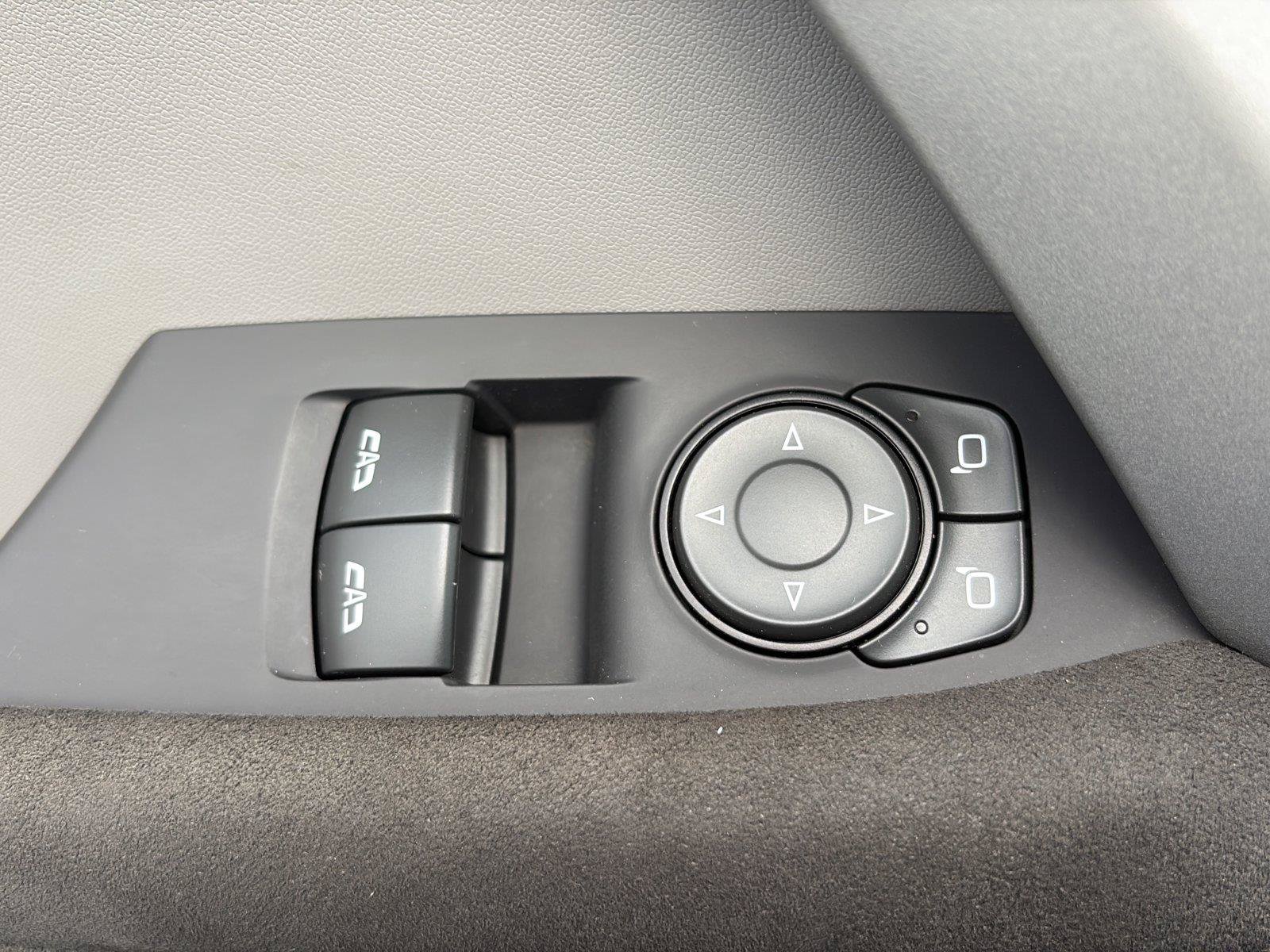 Used 2023 Chevrolet Camaro LT w/ Technology Package RWD image 28