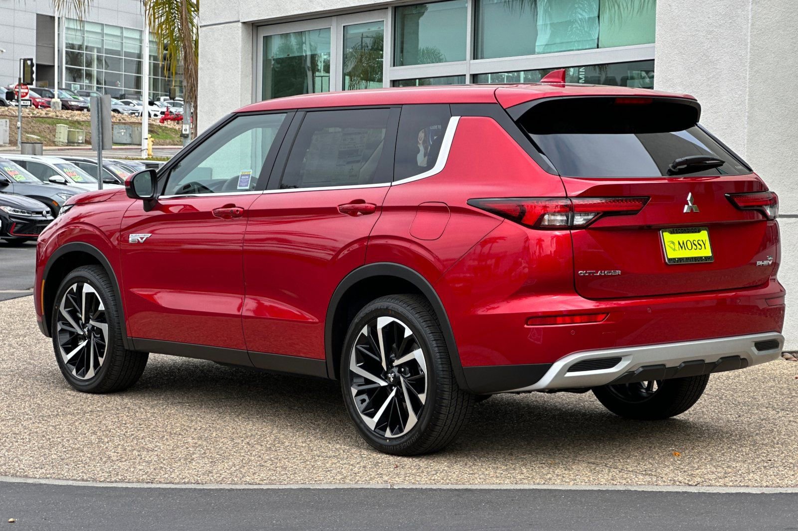 New 2025 Mitsubishi Outlander SE image 6