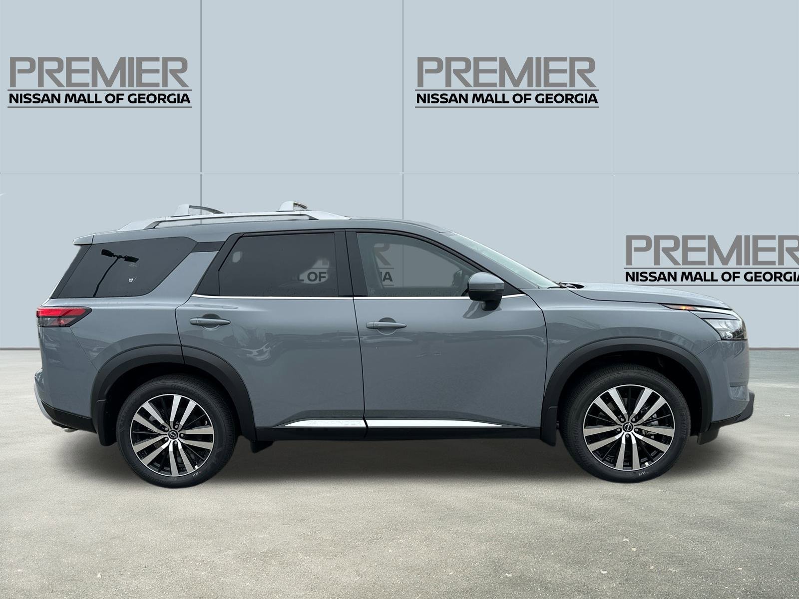 New 2025 Nissan Pathfinder Platinum w/ Lighting Package (N92) image 4