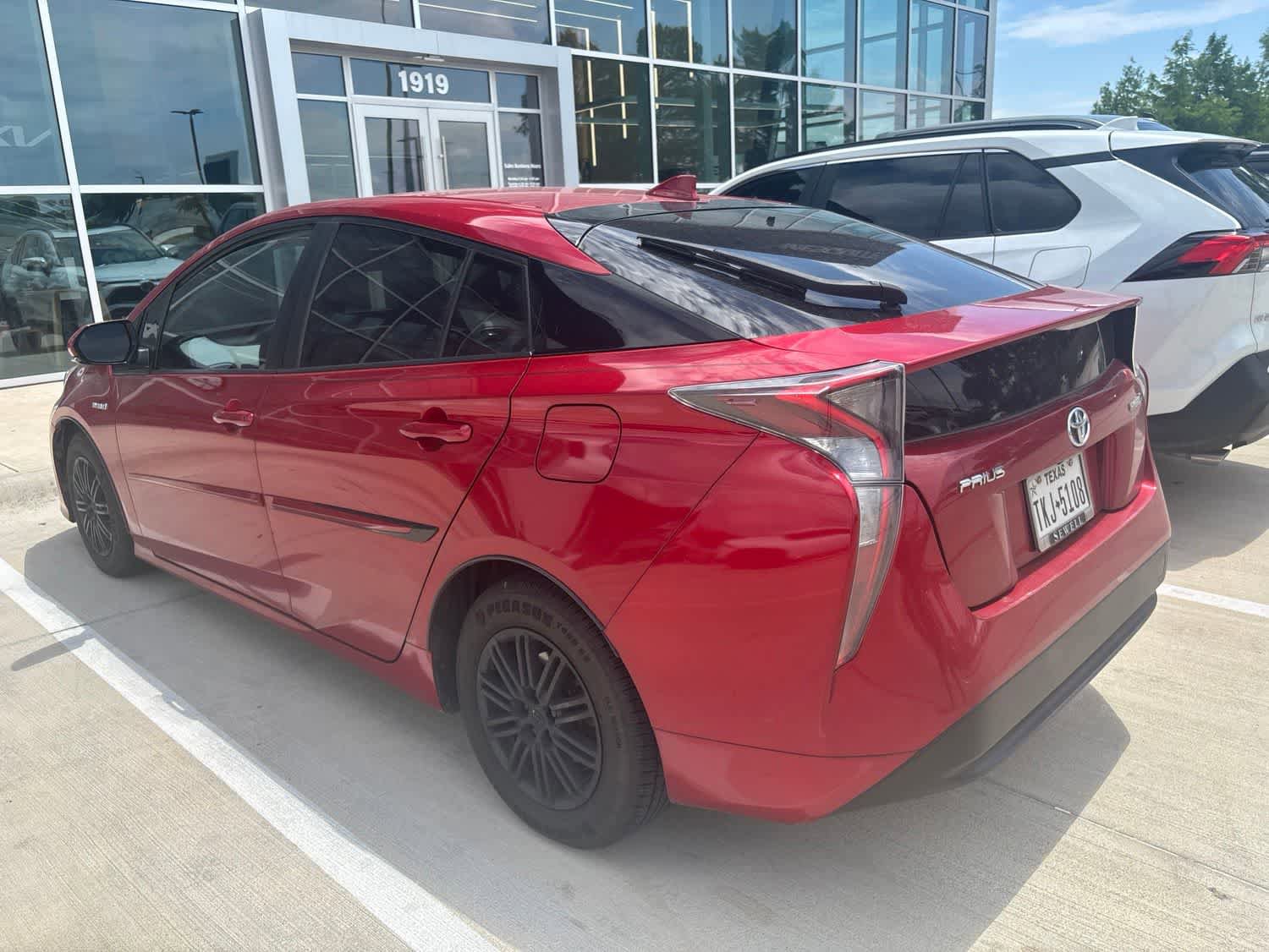 Used 2017 Toyota Prius Four FWD image 4