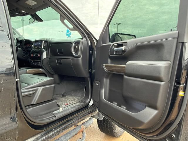 Used 2020 Chevrolet Silverado 1500 LT Trail Boss w/ Midnight Edition AWD/4WD image 23