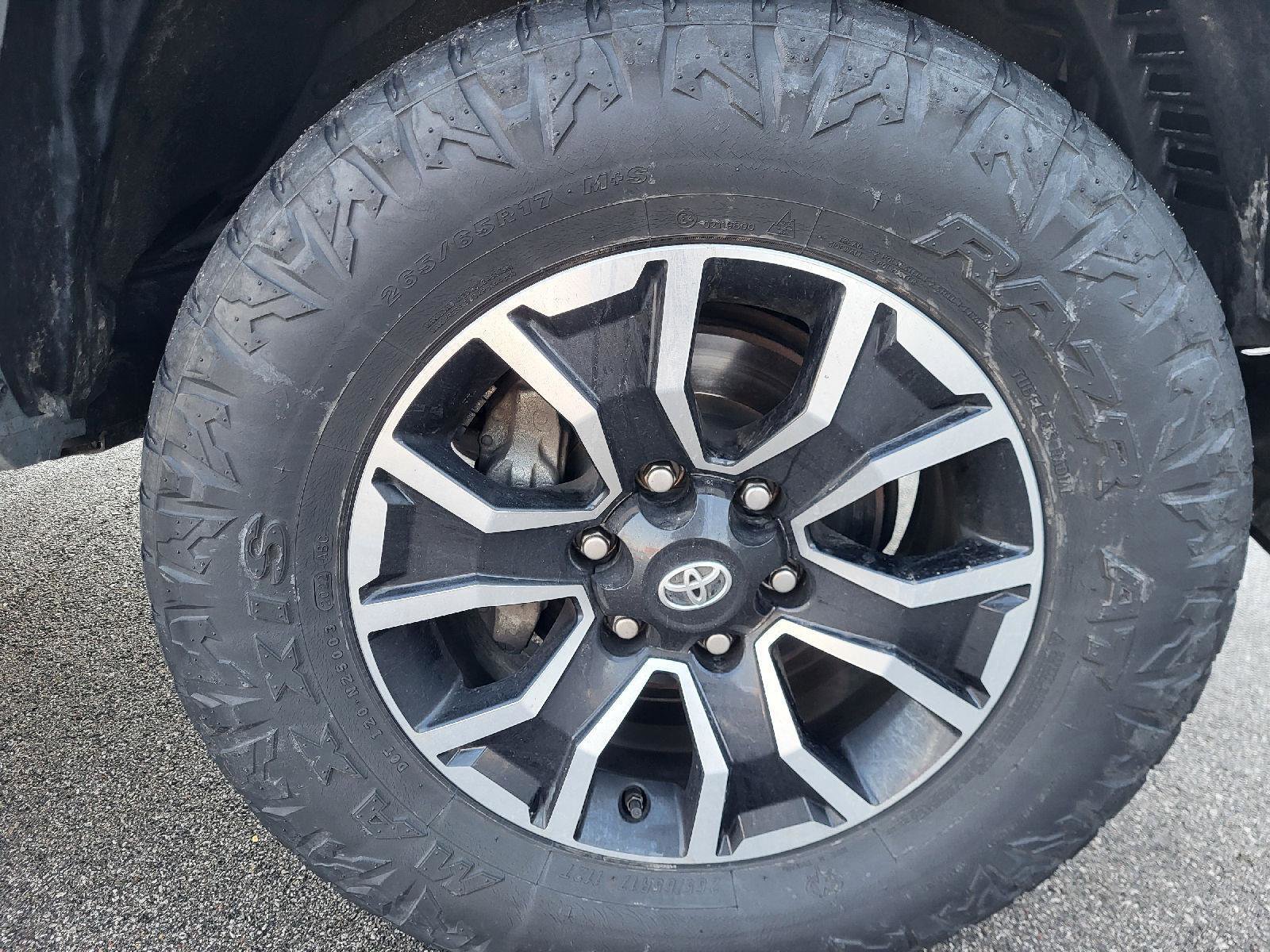 Used 2020 Toyota Tacoma TRD Sport image 14