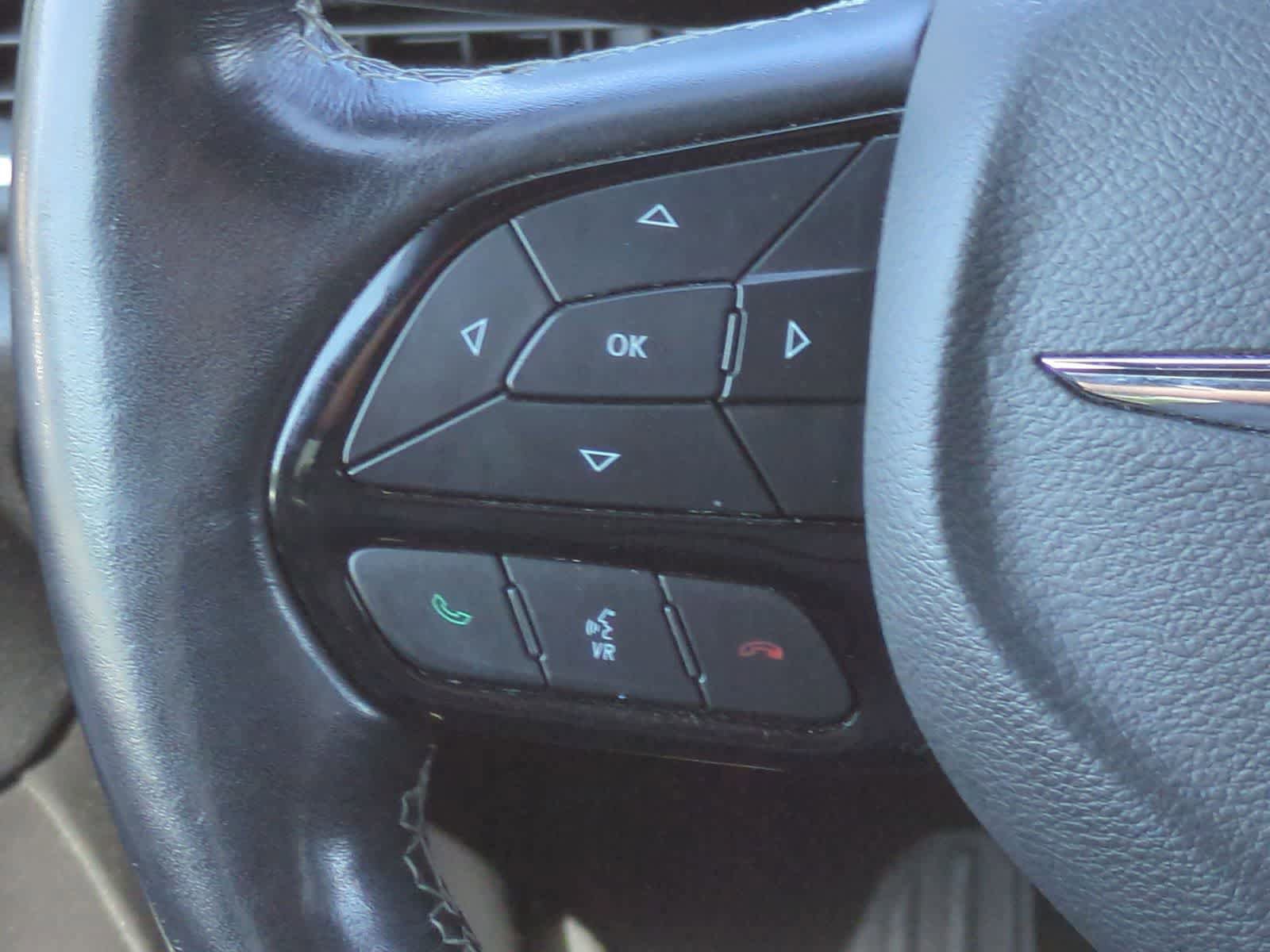 Used 2021 Chrysler Pacifica Touring-L w/ Uconnect Theater Family Group AWD/4WD image 23
