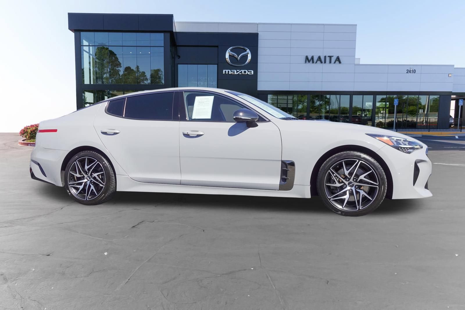 Used 2022 Kia Stinger GT-Line RWD image 2