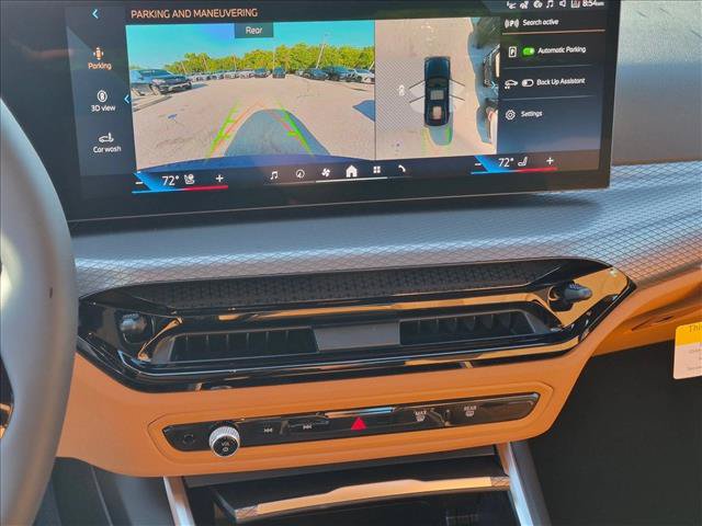 New 2026 BMW 330i xDrive Sedan w/ Premium Package AWD/4WD image 12