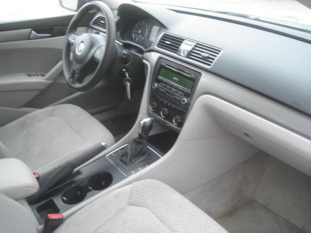 Used 2015 Volkswagen Passat 1.8T S image 15