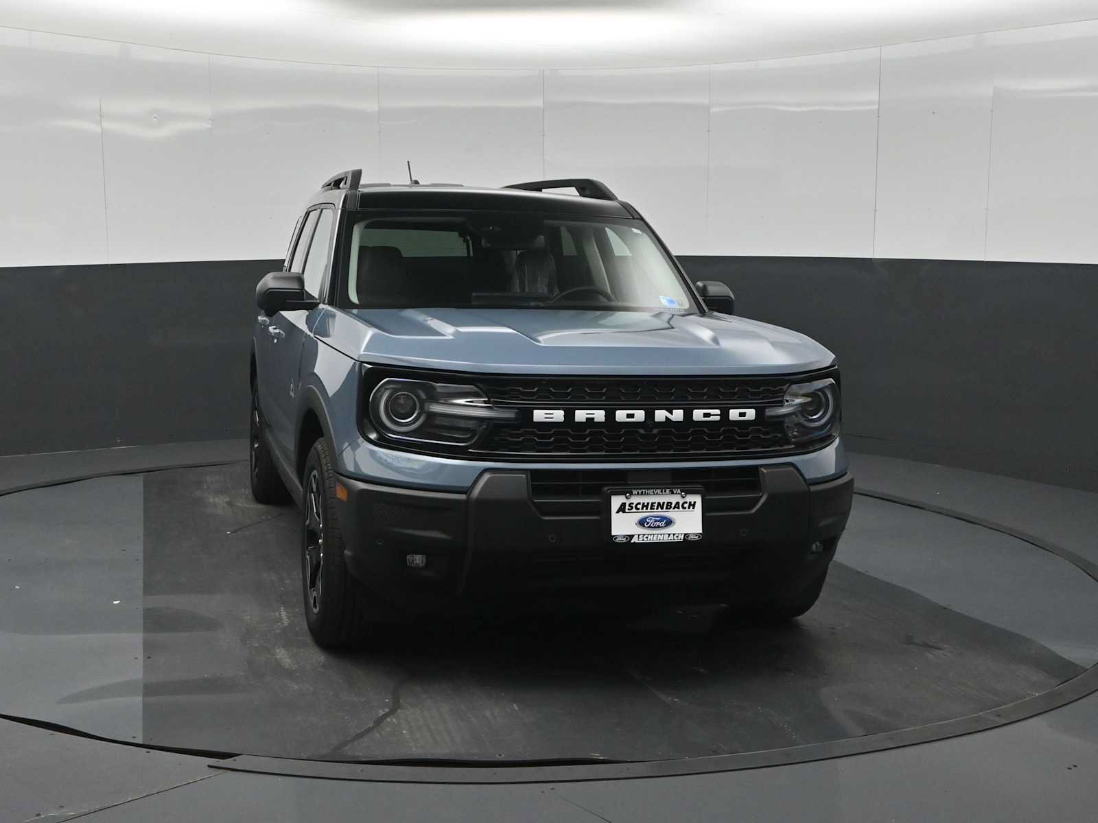 Certified 2025 Ford Bronco Sport Outer Banks w/ Outer Banks Tech Package+ AWD/4WD image 3