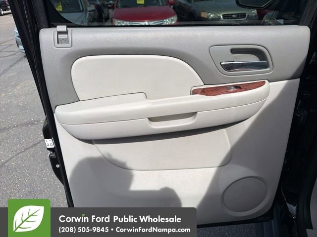 Used 2013 GMC Yukon XL SLT w/ SLT-2 Equipment Package image 29