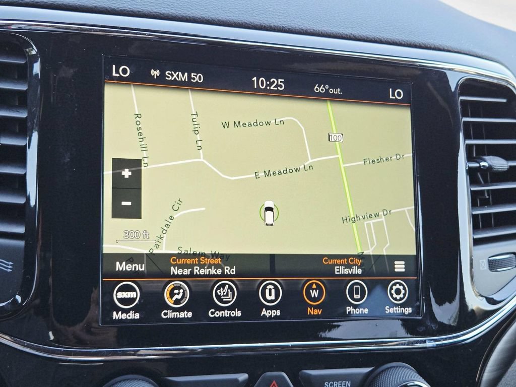 Certified 2022 Jeep Grand Cherokee Laredo X AWD/4WD image 25