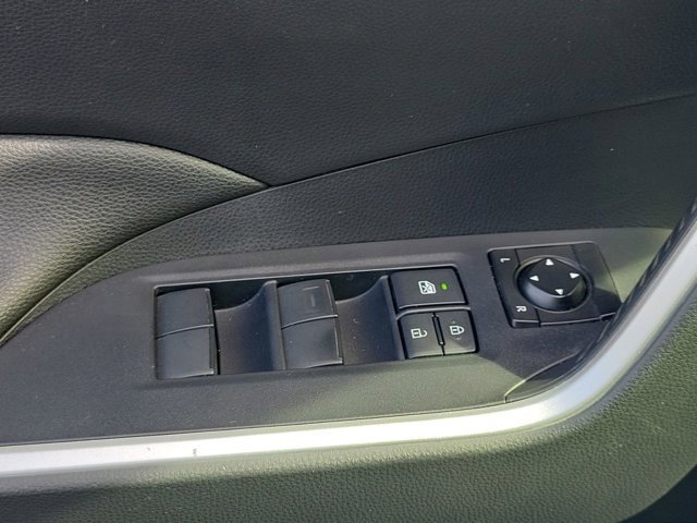 Used 2022 Toyota RAV4 LE image 29