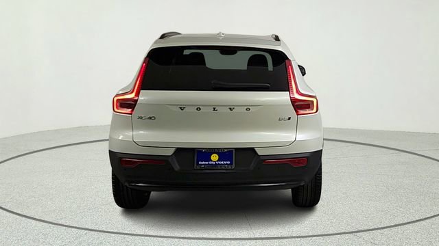 New 2026 Volvo XC40 B5 Core w/ Climate Package AWD/4WD image 6