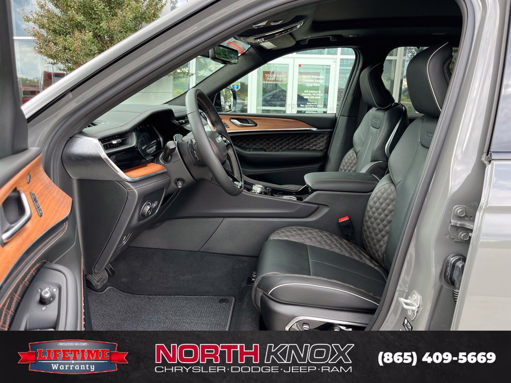 New 2027 Jeep Grand Cherokee L Summit AWD/4WD image 3