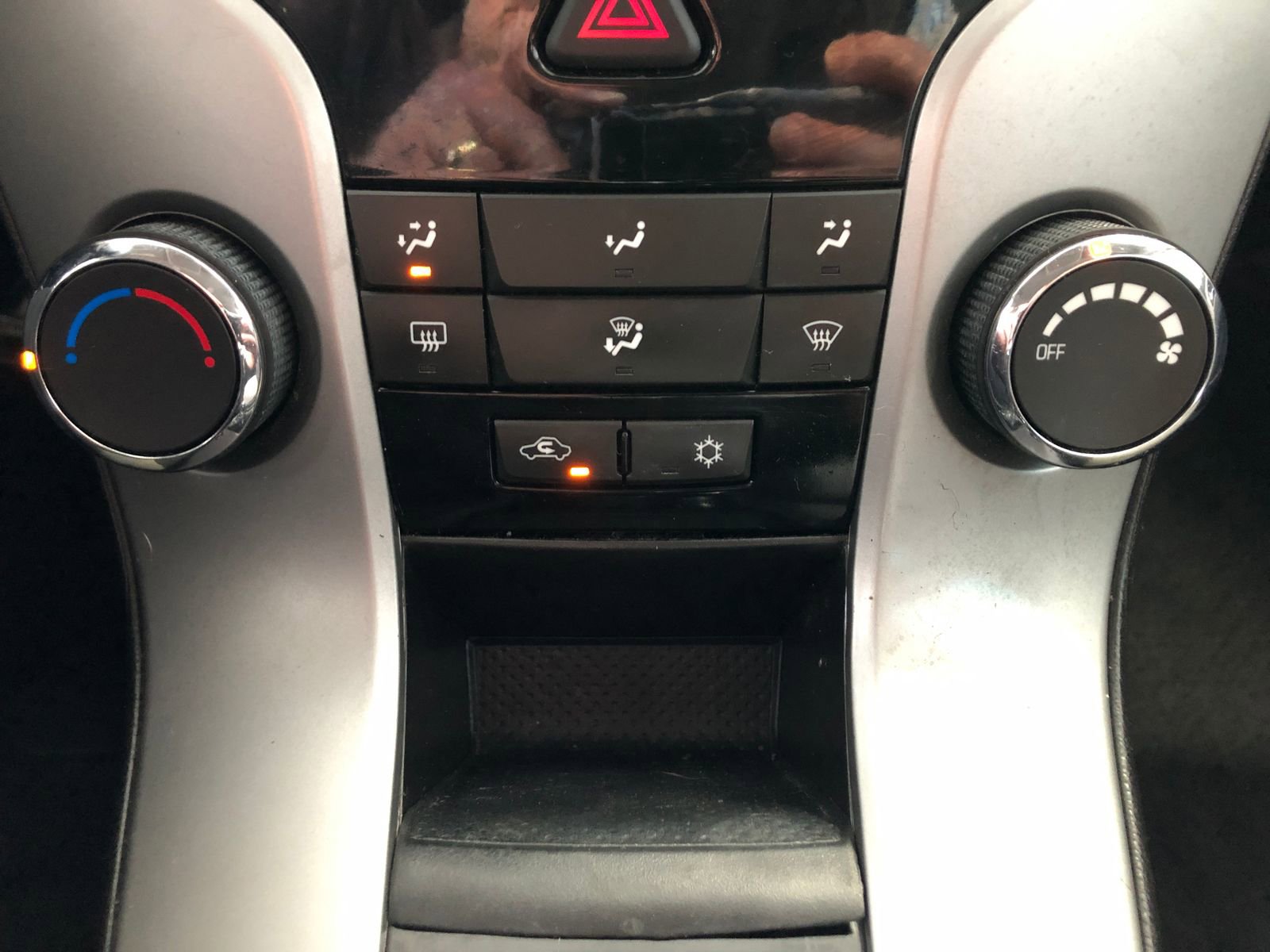 Used 2013 Chevrolet Cruze LS FWD image 24