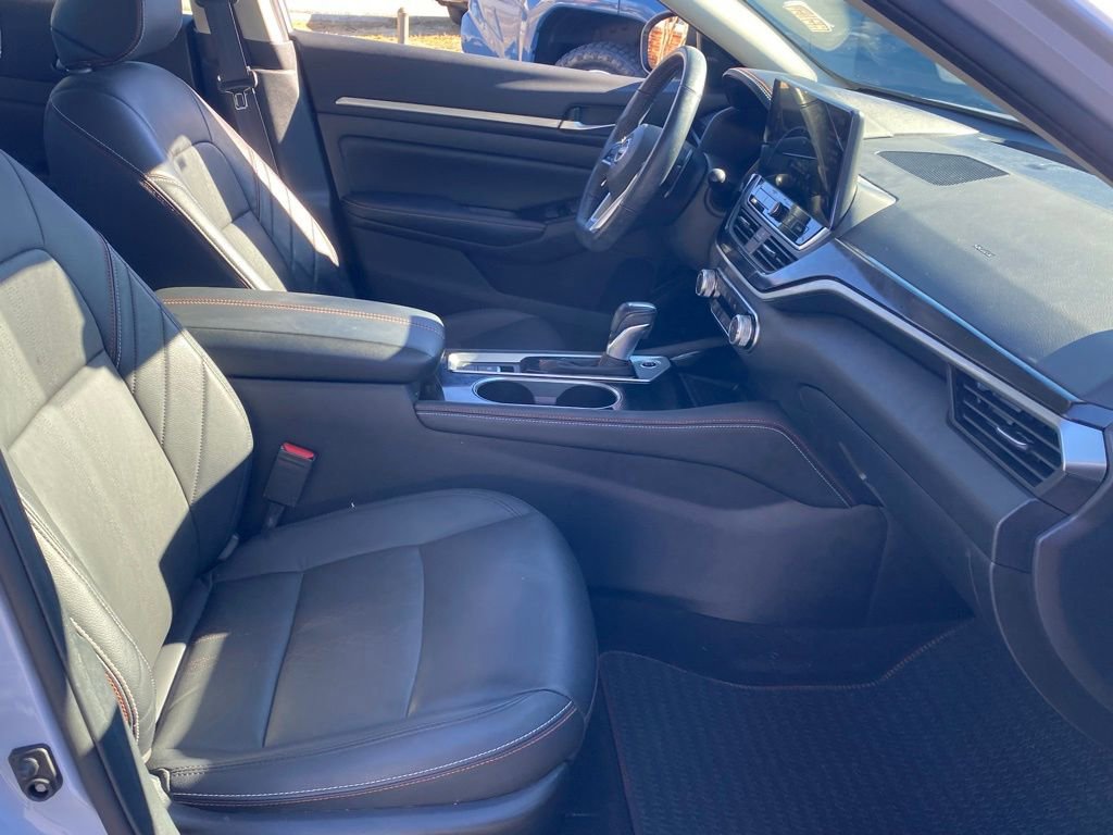 Used 2024 Nissan Altima 2.5 SR w/ SR Premium Package image 17