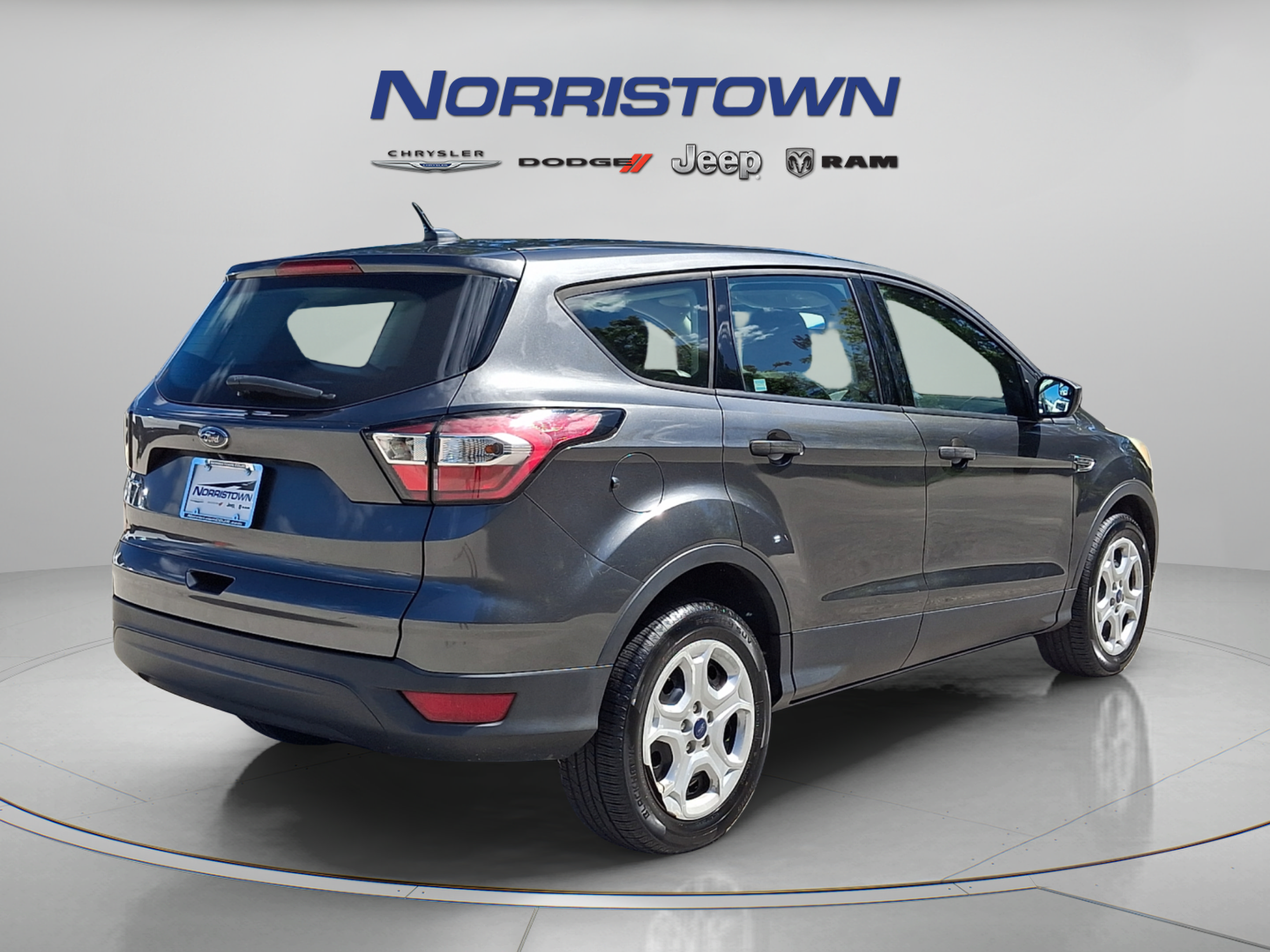 Used 2017 Ford Escape S FWD image 4
