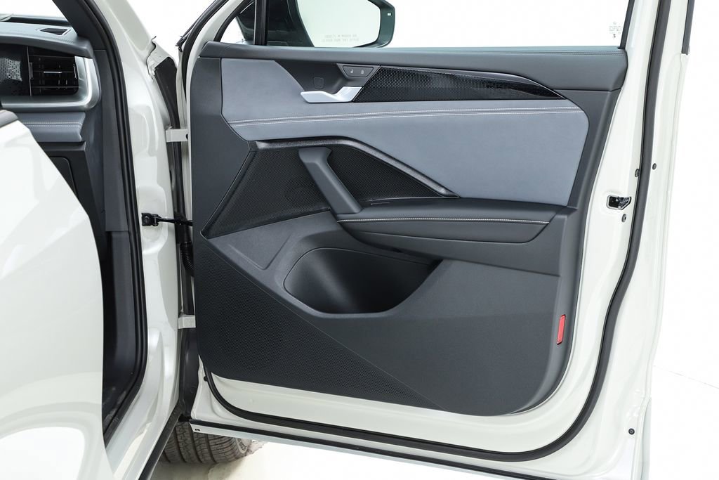 New 2026 Volkswagen Tiguan SE R-Line image 71