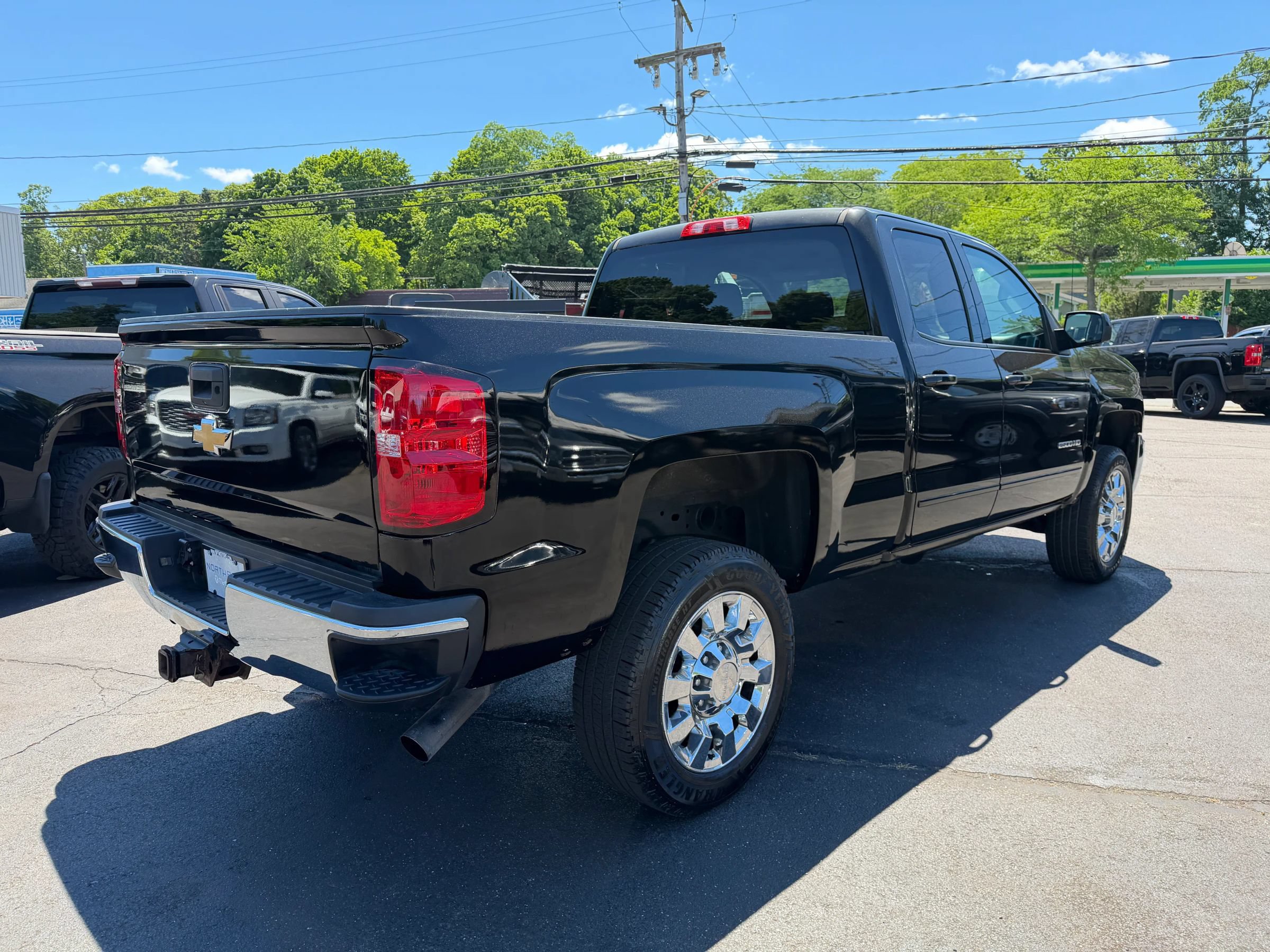 Used 2015 Chevrolet Silverado 2500 LT w/ LT Convenience Package AWD/4WD image 6