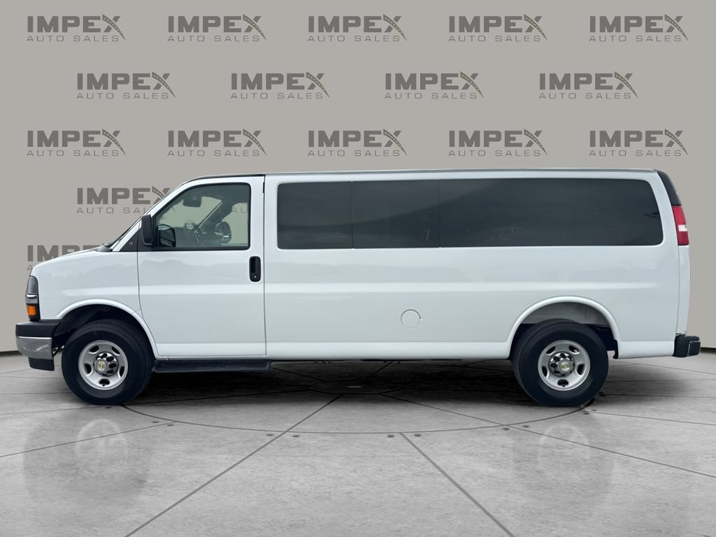 Used 2025 Chevrolet Express 3500 LT w/ LT Preferred Equipment Group RWD image 2