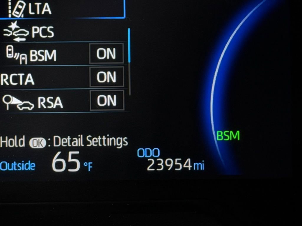 Used 2025 Toyota RAV4 XLE image 16