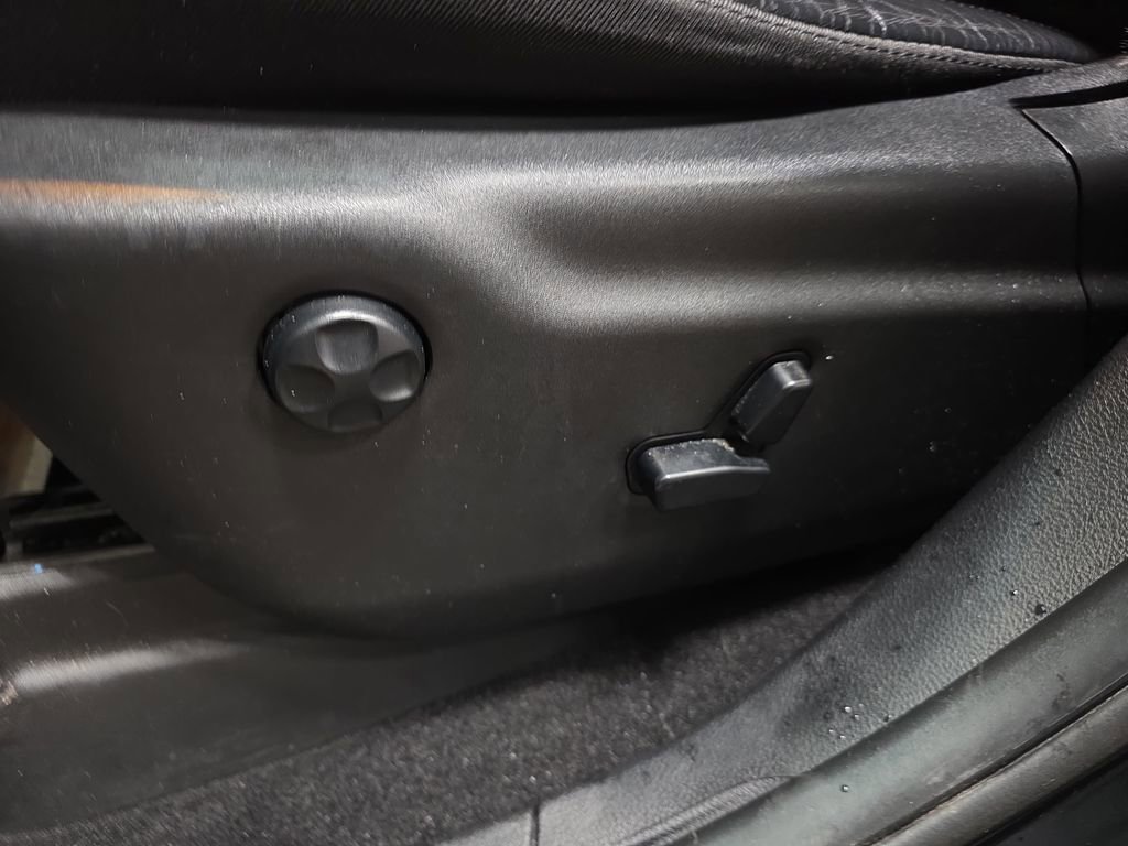 Used 2020 Jeep Grand Cherokee Limited X image 31