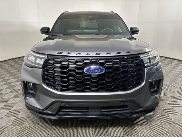 Used 2025 Ford Explorer ST-Line image 8