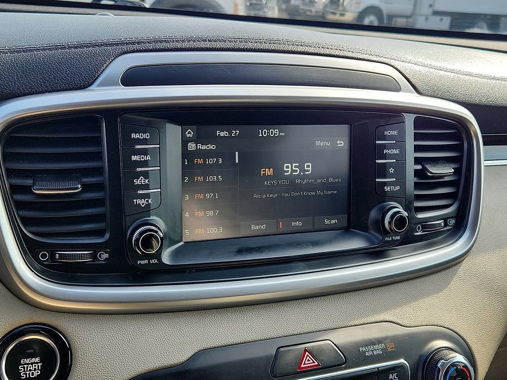 Used 2020 Kia Sorento S image 10