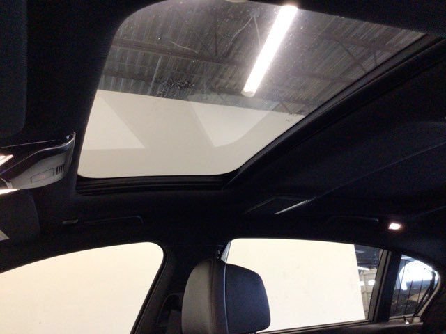 Used 2018 BMW 750i RWD image 11