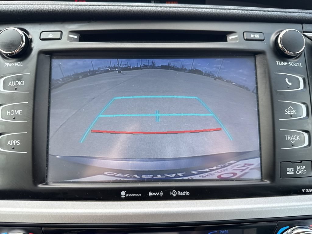 Used 2019 Toyota Highlander XLE AWD/4WD image 16