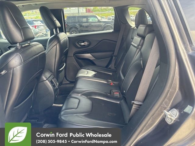 Used 2019 Jeep Cherokee Latitude Plus w/ Comfort/Convenience Group image 9