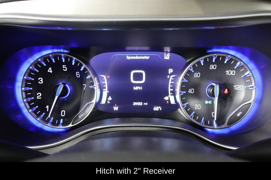 Used 2025 Chrysler Pacifica Pinnacle w/ Trailer Tow Group AWD/4WD image 11