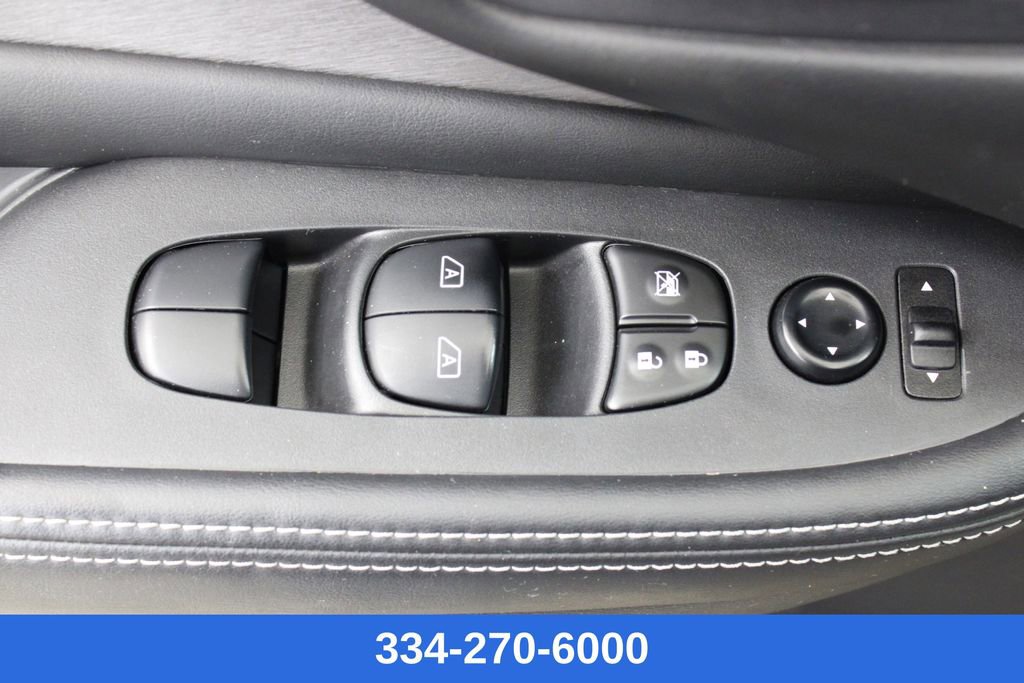 Used 2022 Nissan Murano SV w/ Cargo Package image 16