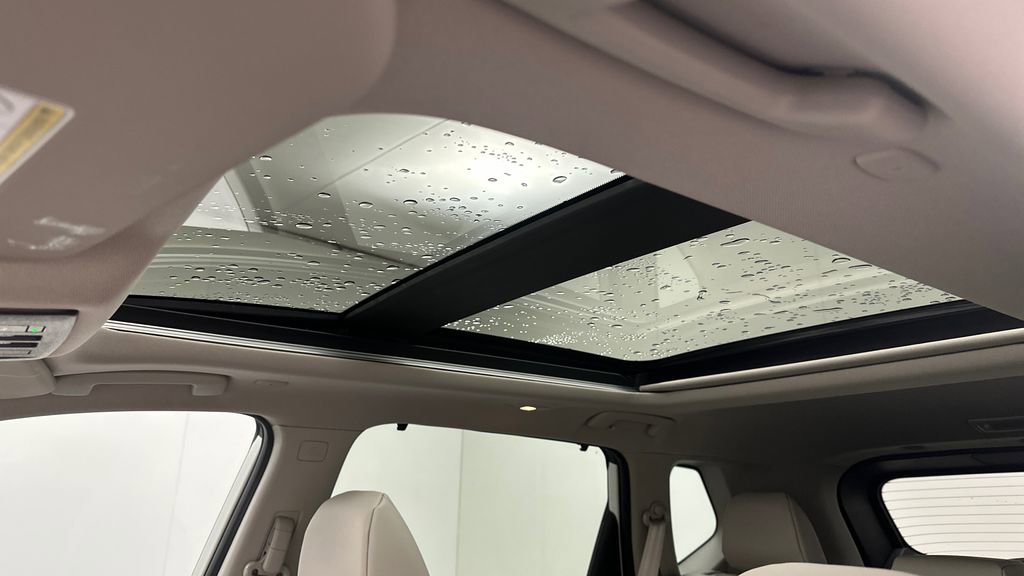 Used 2023 Nissan Rogue SV w/ SV Premium B Package image 18