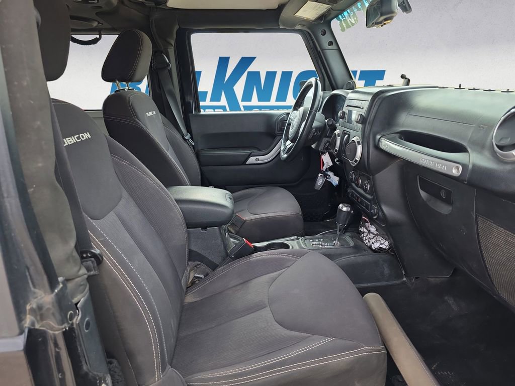 Used 2014 Jeep Wrangler Rubicon w/ Power Convenience Group image 15