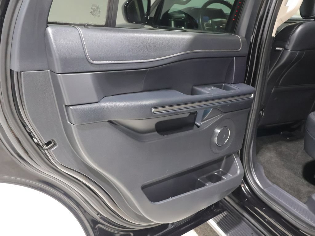Used 2023 Ford Expedition XLT AWD/4WD image 19