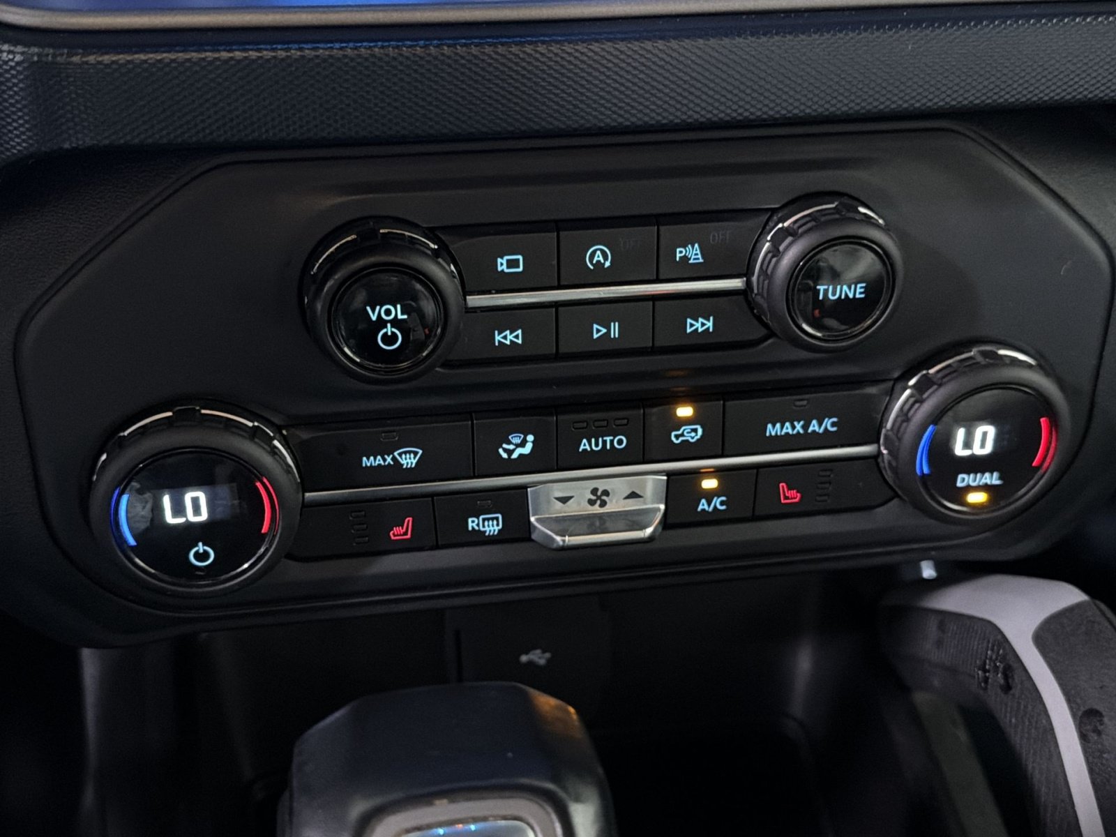 Used 2023 Ford Bronco Outer Banks AWD/4WD image 22